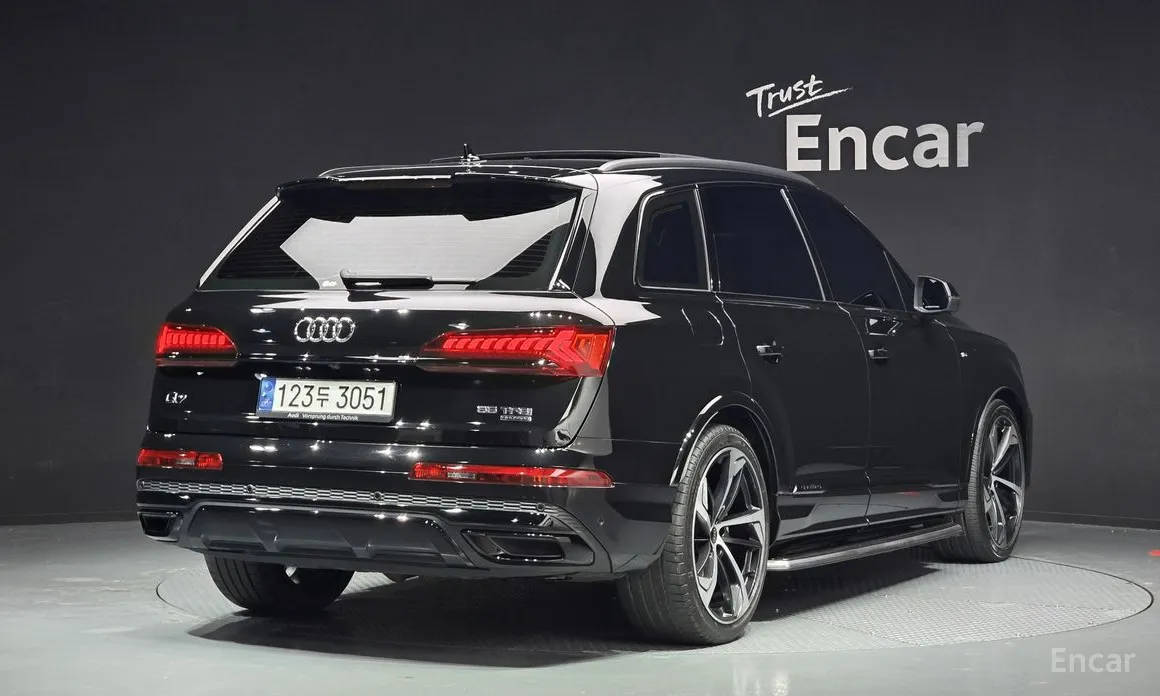 Фото 2 - Audi Q7