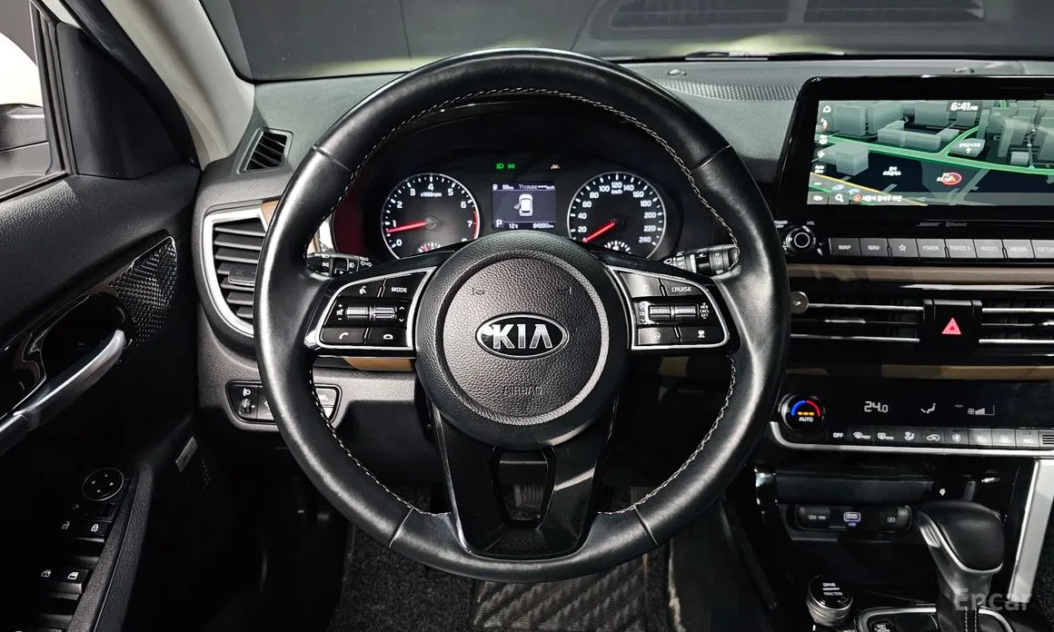 Photo 13 - Kia Seltos