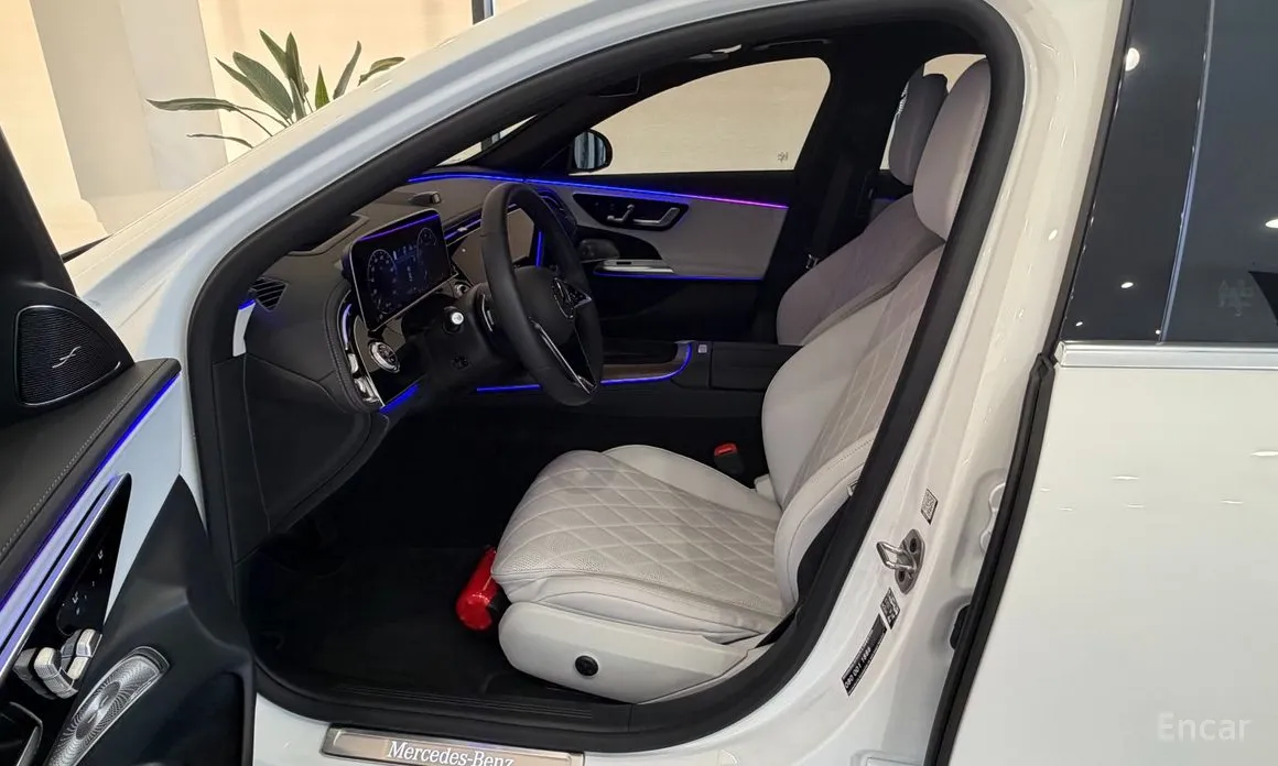 Фото 10 - Mercedes-Benz E-Class