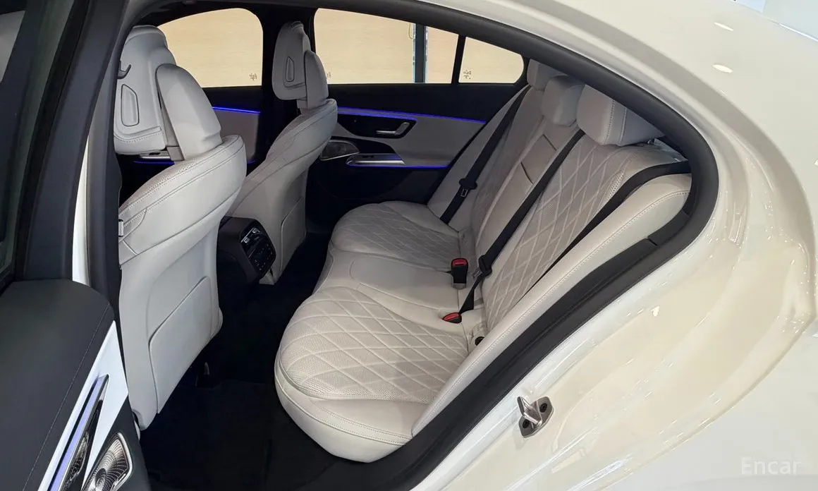 Фото 11 - Mercedes-Benz E-Class