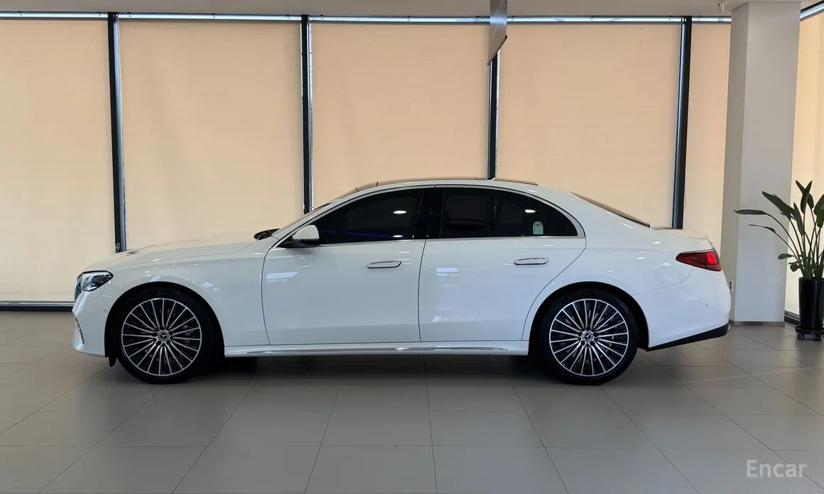 Фото 12 - Mercedes-Benz E-Class