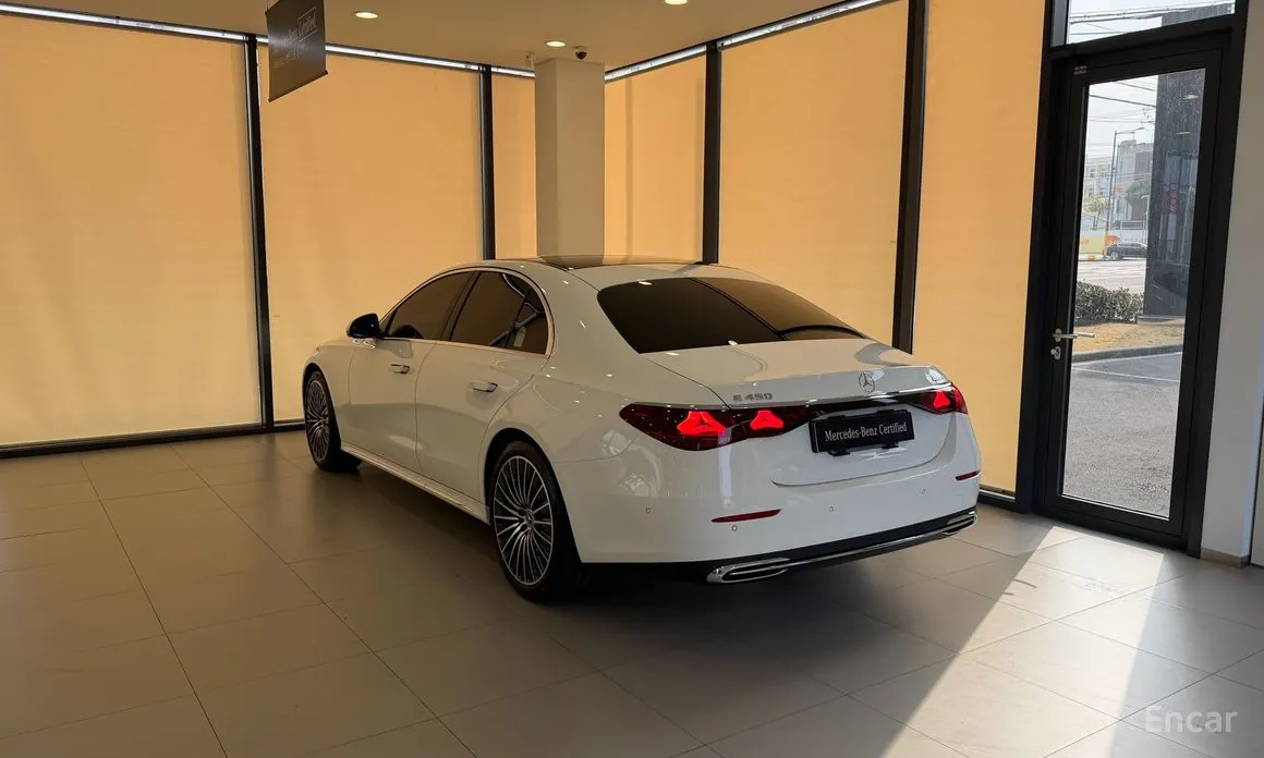 Фото 2 - Mercedes-Benz E-Class