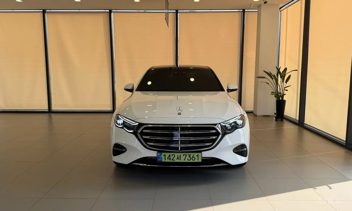 Фото 3 - Mercedes-Benz E-Class