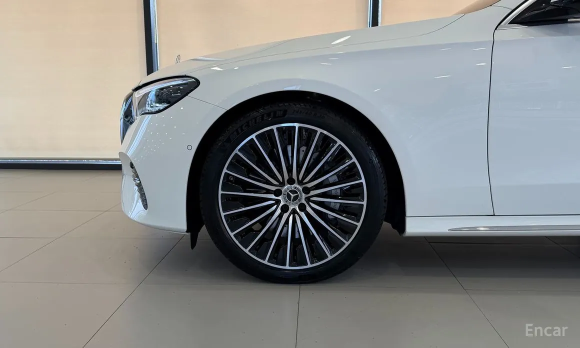 Фото 5 - Mercedes-Benz E-Class