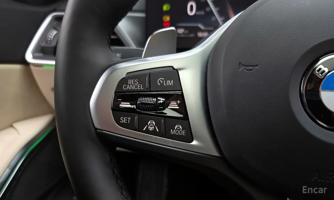 Photo 18 - BMW 3 Series