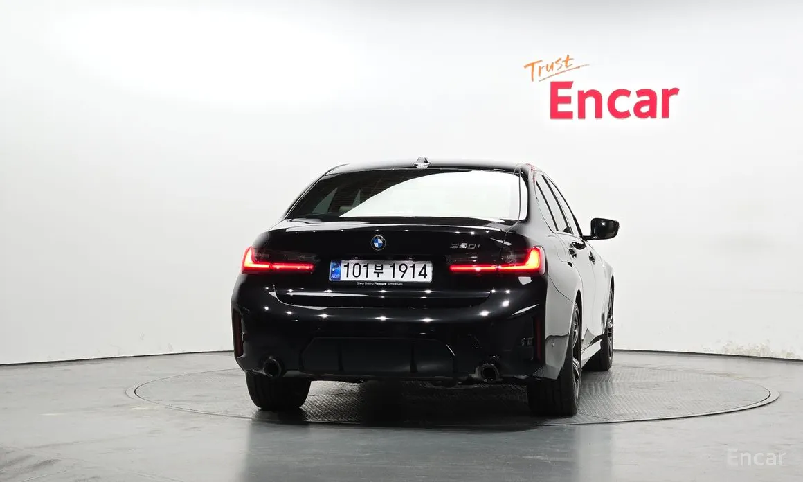 Photo 5 - BMW 3 Series