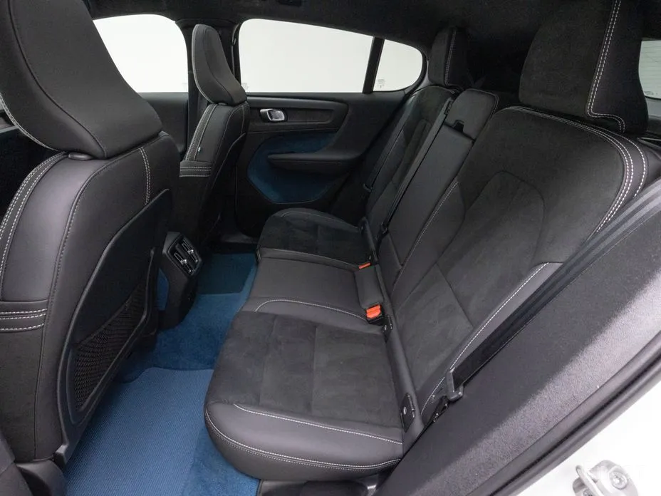 Фото 11 - Volvo C40