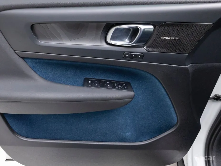 Фото 13 - Volvo C40