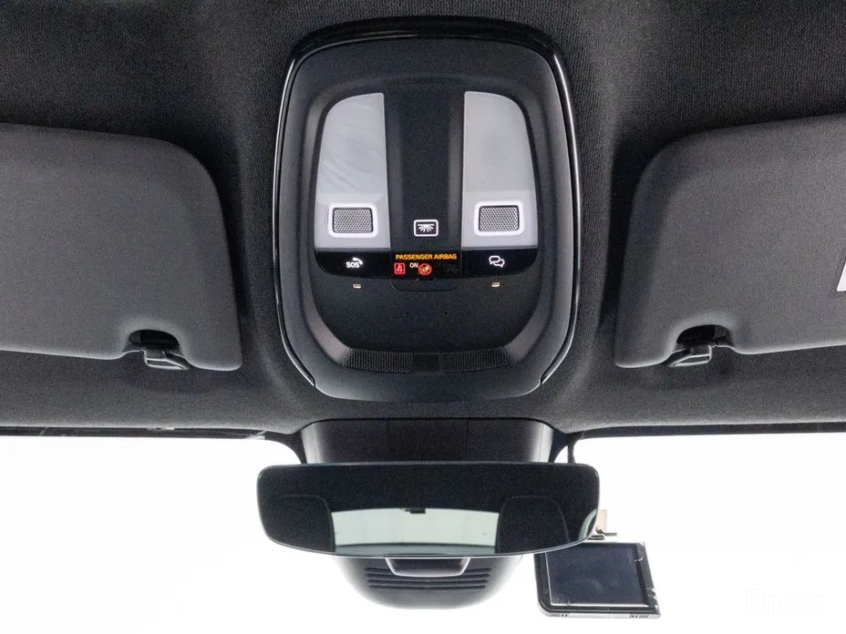 Фото 15 - Volvo C40