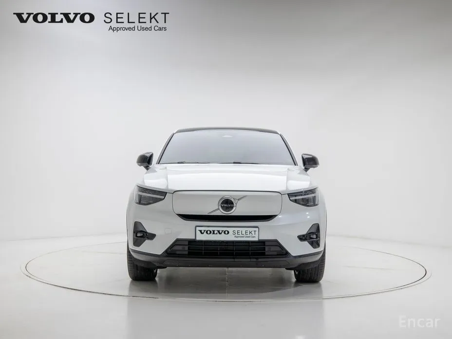 Фото 2 - Volvo C40