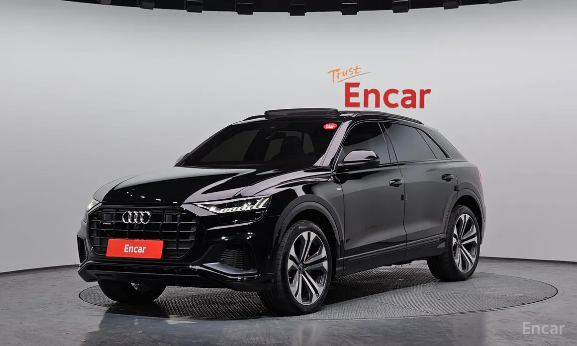 Фото 1 - Audi Q8