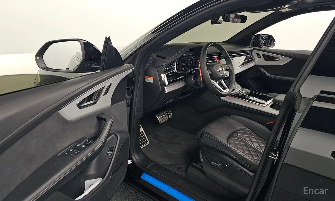 Фото 11 - Audi Q8