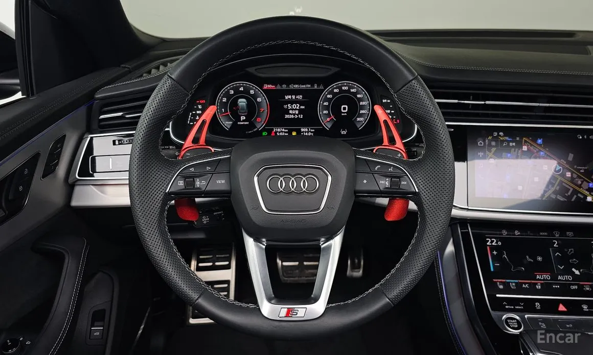 Фото 13 - Audi Q8