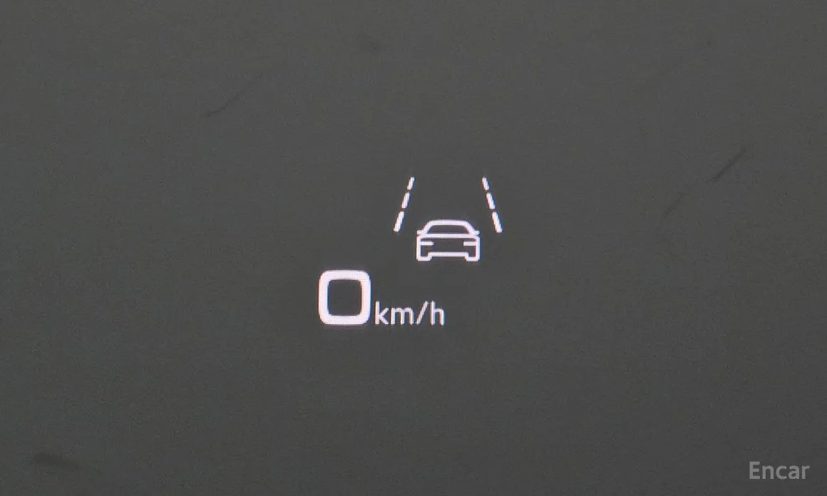 Фото 16 - Audi Q8