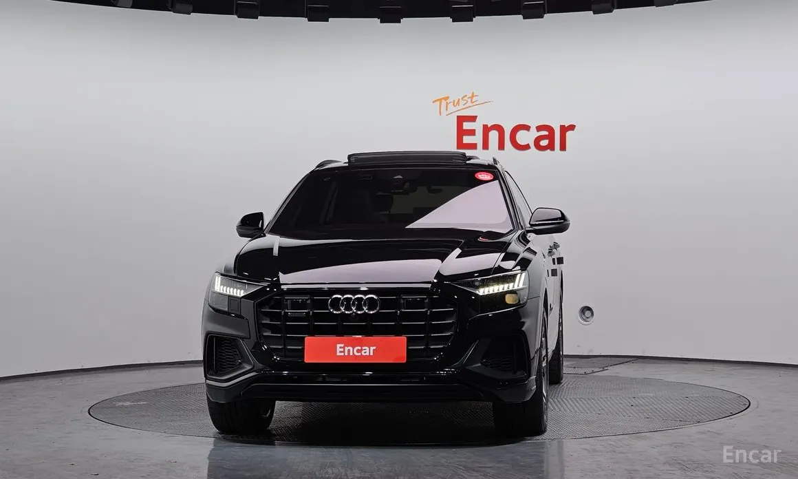Фото 3 - Audi Q8