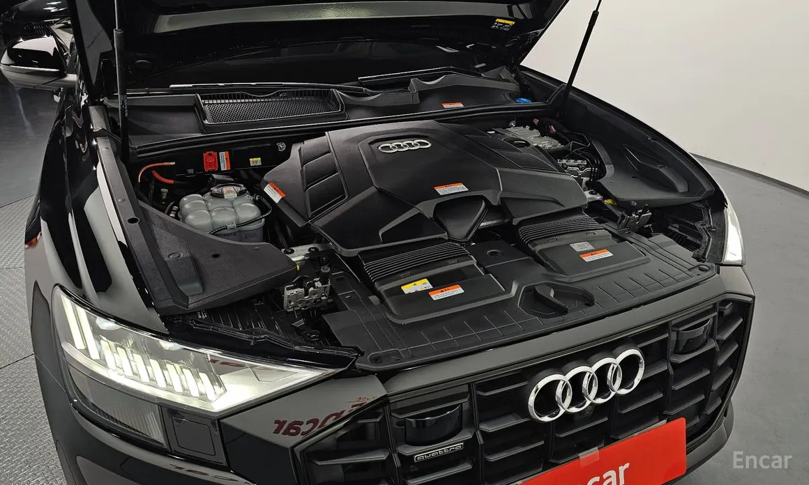 Фото 6 - Audi Q8