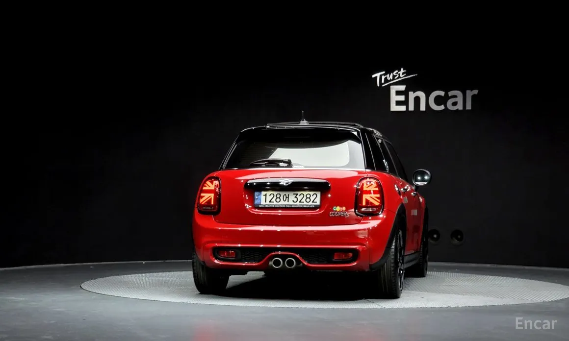 Фото 4 - Mini Cooper