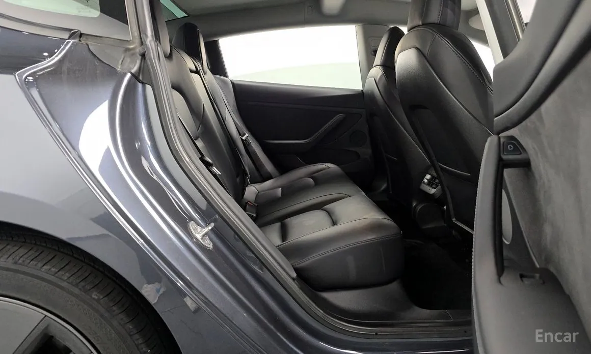 Фото 12 - Tesla Model 3