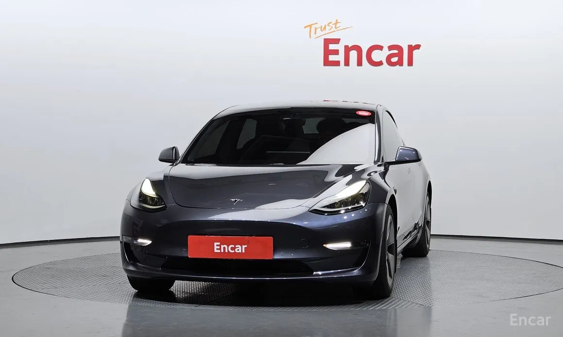 Фото 3 - Tesla Model 3