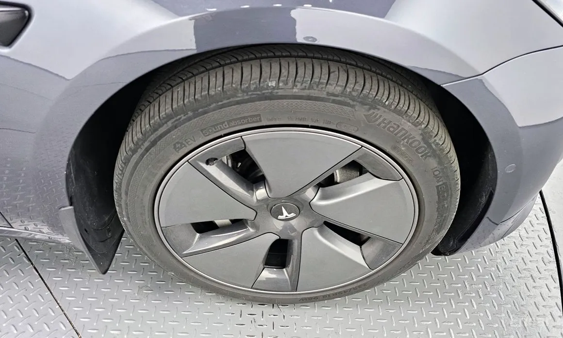 Фото 5 - Tesla Model 3