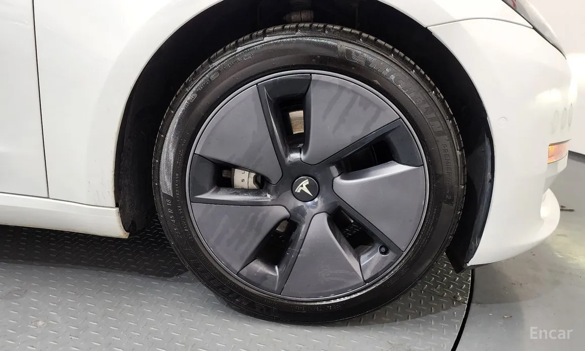 Фото 5 - Tesla Model 3