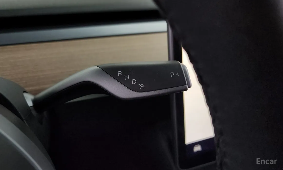 Фото 9 - Tesla Model 3