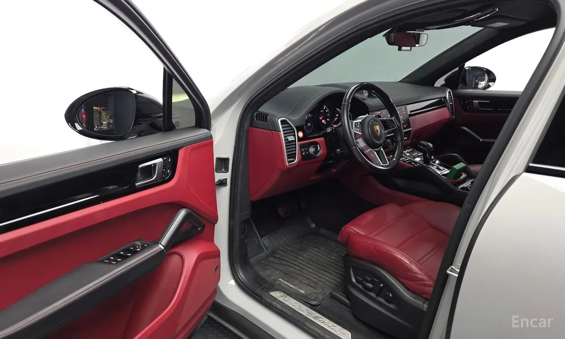 Фото 10 - Porsche Cayenne