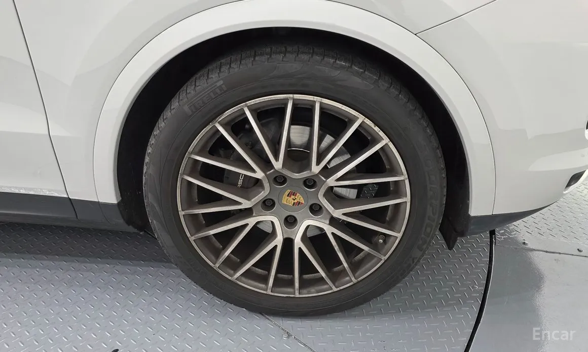 Фото 5 - Porsche Cayenne