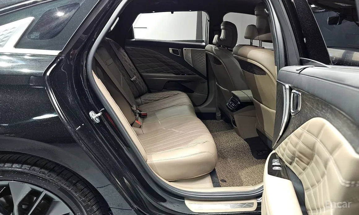 Фото 12 - Kia K8