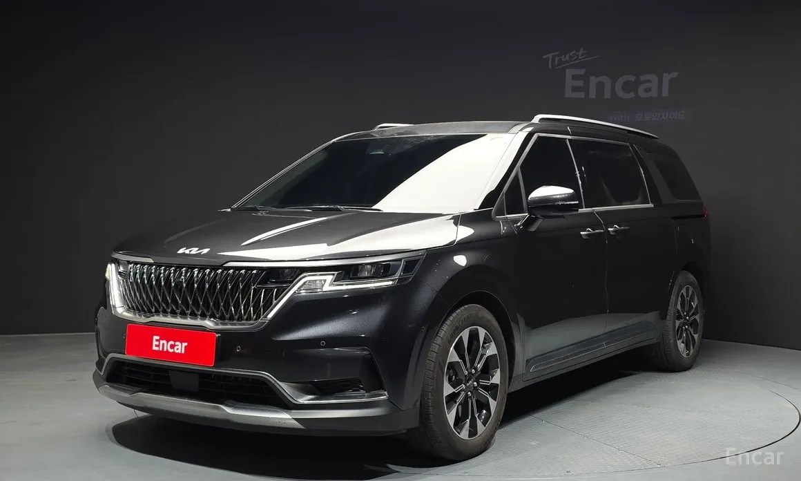 Фото 1 - Kia Carnival