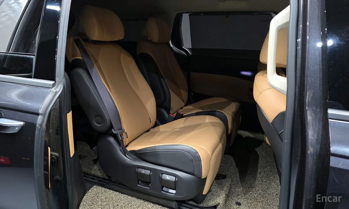 Фото 12 - Kia Carnival