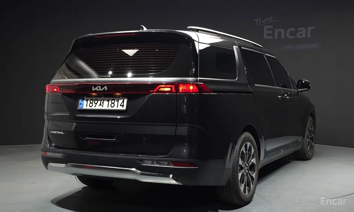 Фото 2 - Kia Carnival