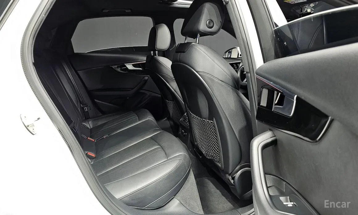 Фото 12 - Audi A4