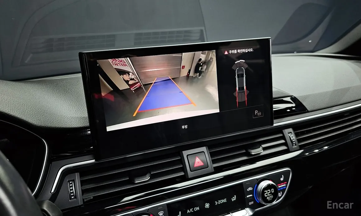 Фото 16 - Audi A4