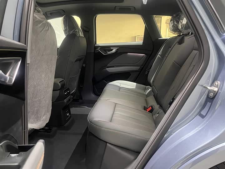 Фото 8 - Audi Q4 e-tron