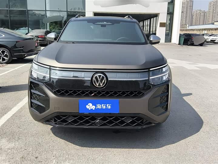 Photo 2 - Volkswagen Teramont Pro