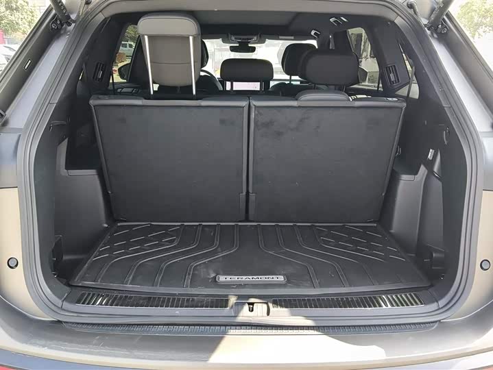 Photo 4 - Volkswagen Teramont Pro