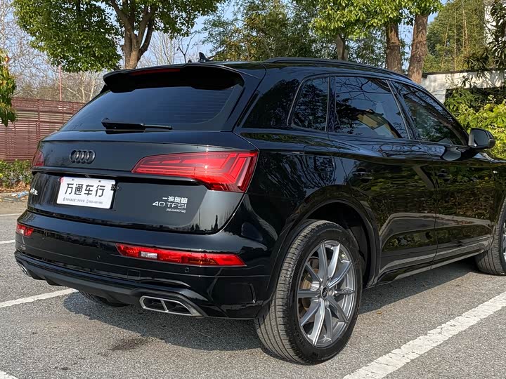Zdjęcie 8 - Audi Q5L