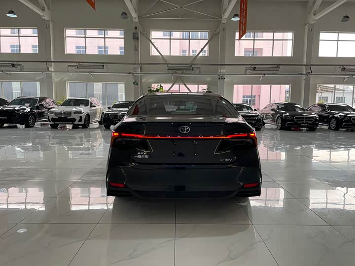 Фото 5 - Toyota Avalon