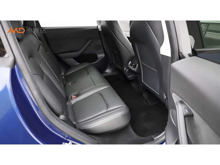 Photo 8 - Tesla Model Y