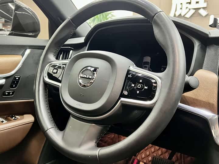 Фото 8 - Volvo S90 Hybrid