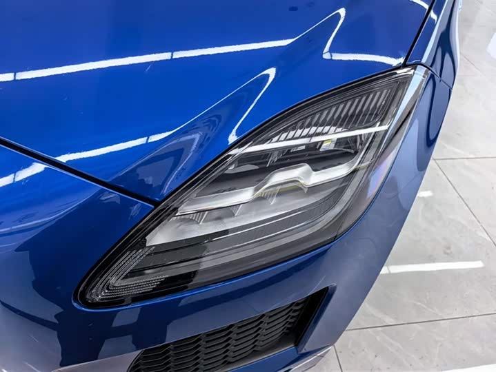 Фото 5 - Jaguar E-Pace