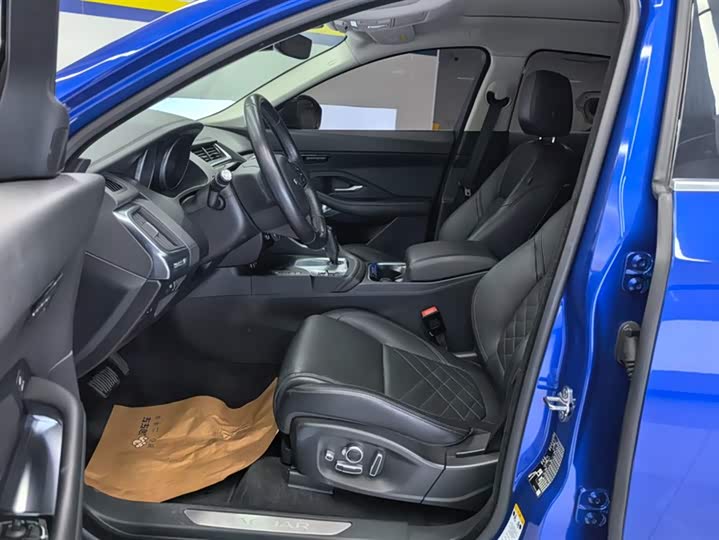 Фото 9 - Jaguar E-Pace