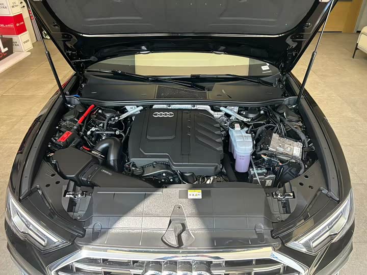 Фото 6 - Audi A6L