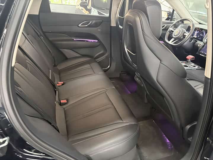 Photo 5 - Hongqi HS3