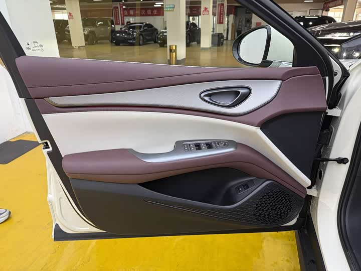 Photo 3 - BYD Seal 07 DM-i Hybrid