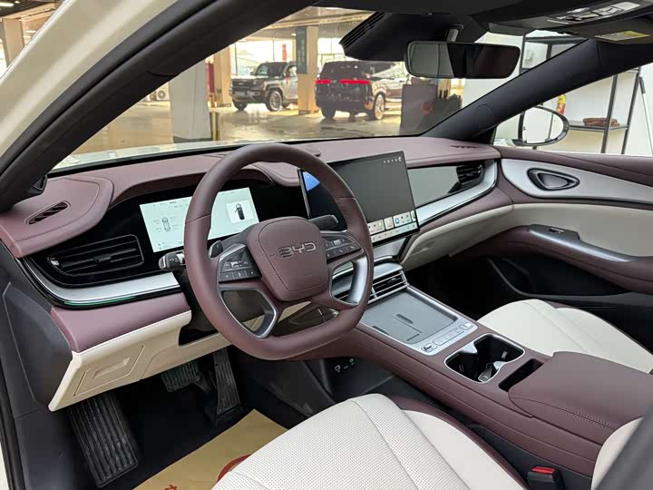 Photo 5 - BYD Seal 07 DM-i Hybrid