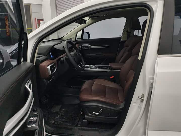 Фото 9 - Geely Okavango