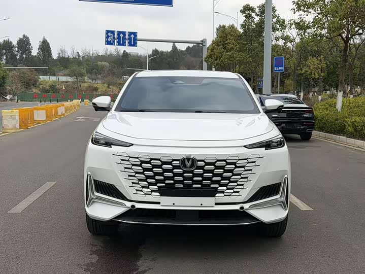 Photo 2 - Changan UNI-K