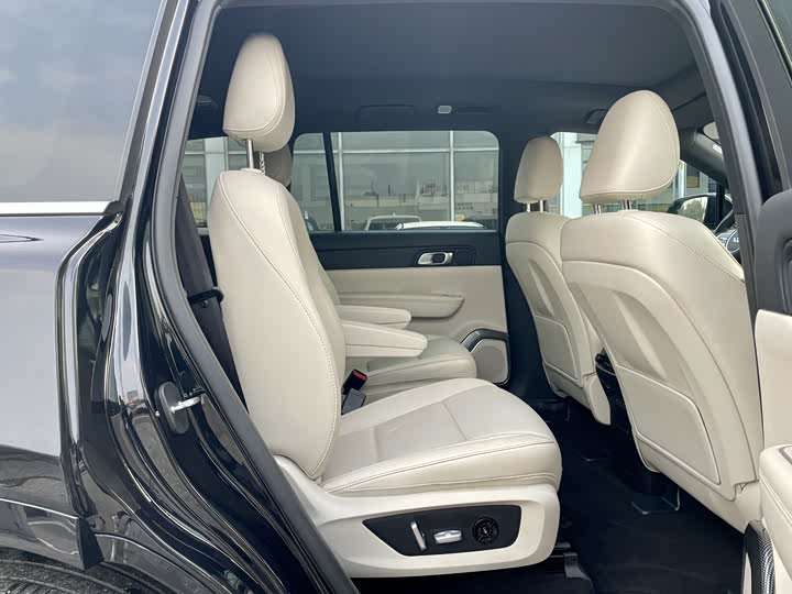 Фото 8 - LiXiang One